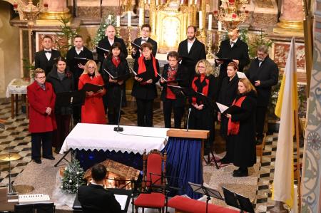 Mešani pevski zbor Dobrova (Large)